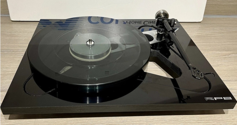 rega-planar-rp8-turntable-big-2
