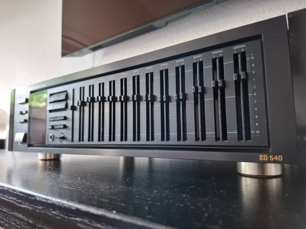 onkyo-integra-eq-540-equalizer-big-2