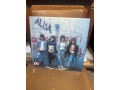 alisa-glupo-je-spavati-dok-svira-rock-roll-small-0
